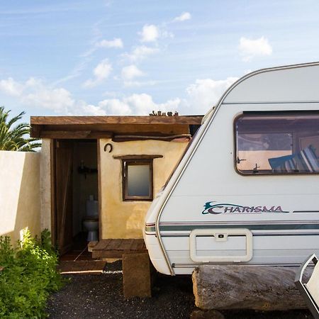 Caravan Apartment Tinajo Exterior photo