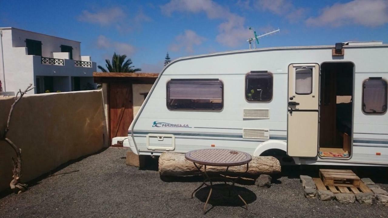 Caravan Apartment Tinajo Exterior photo