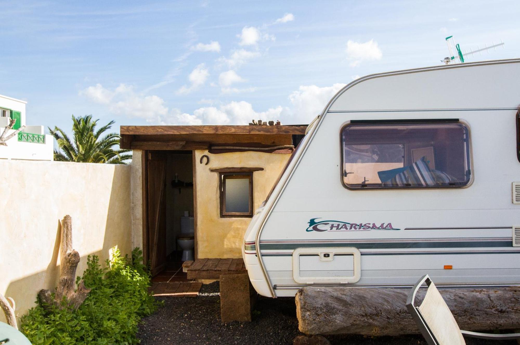 Caravan Apartment Tinajo Exterior photo