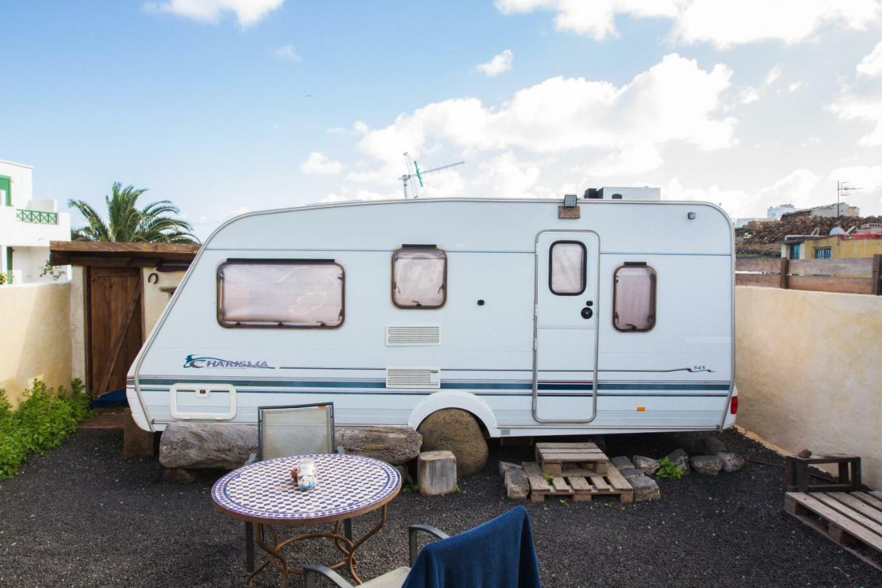Caravan Apartment Tinajo Exterior photo